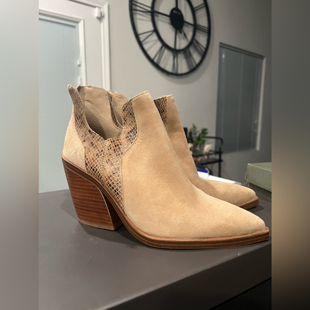 Vince Camuto Bootie